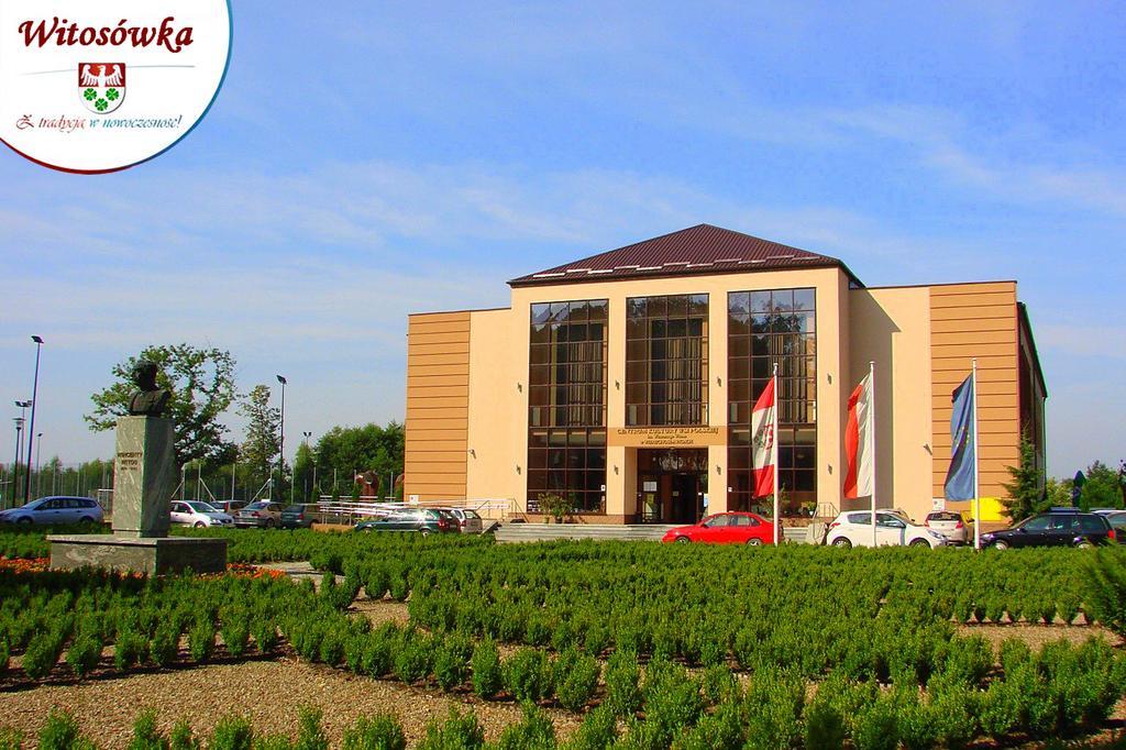 Pokoje Goscinne W Centrum Kultury Wsi Polskiej Wierzchoslawice Exteriér fotografie